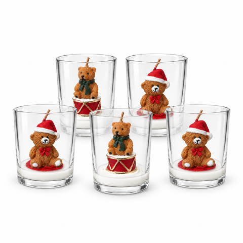 Kerstkaars in glazen potje van 7 cm met diverse beertjes