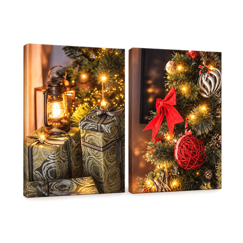 Kerstschilderijen met ledlampjes in een set van 2, 30x40 cm: de kerstman, rendieren, een kabouter en bomen die oplichten, op batterijen met schakelaar