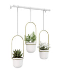 immagine-1-umbra-set-3-vasi-sospesi-decorativi-in-acciaio-biancoottone-ean-028295323444
